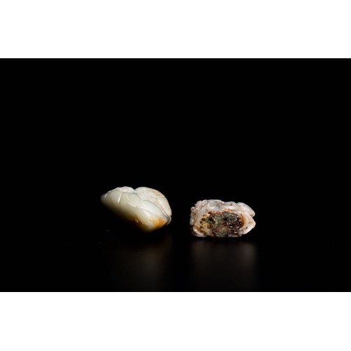 502 - Two Chinese jade carvings, QingDescription:Dim.: 9 x 5 x 3 cm (the largest piece) Provenance:- The c... 