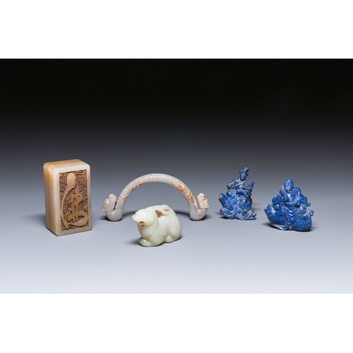 508 - Five Chinese jade and lapis lazuli carvings, 19/20th C.Description:L.: 7 cm - H.: 4,5 cm (the jade r... 