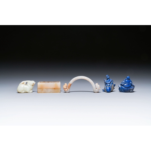 508 - Five Chinese jade and lapis lazuli carvings, 19/20th C.Description:L.: 7 cm - H.: 4,5 cm (the jade r... 