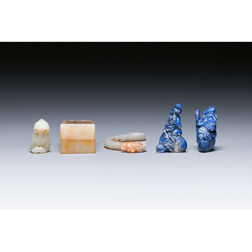 508 - Five Chinese jade and lapis lazuli carvings, 19/20th C.Description:L.: 7 cm - H.: 4,5 cm (the jade r... 