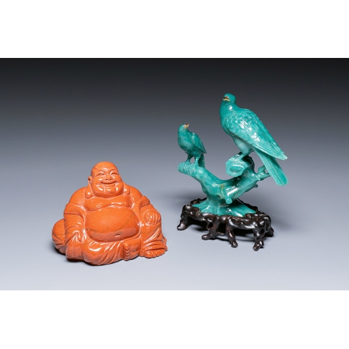 510 - A Chinese emerald green jadeite 'birds' group and a goldstone sculpture of Buddha, 19/20th C.Descrip... 