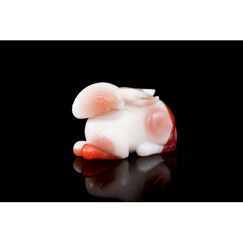 514 - A Chinese agate carving of a rabbit, QingDescription:L.: 8 cm - H.: 5,5 cmCondition reports:Please c... 