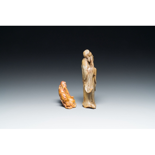 519 - Two Chinese soapstone sculptures of Zhongkui and of Li Bai, signed Ni Zhi, 18/19th C.Description:H.:... 