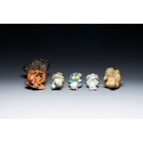 521 - Two Chinese soapstone sculptures and three porcelain figures of ladies, Kangxi and laterDescription:... 