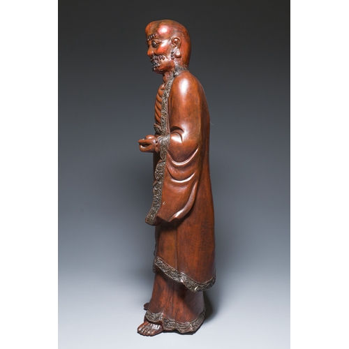 522 - A large Japanese polychromed and lacquered wood figure of Damo, Edo, dated 18/19th C.Description:H.:... 