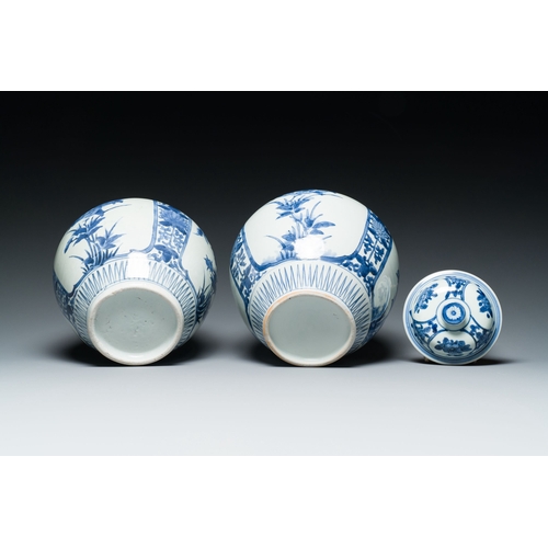 525 - A pair of Japanese blue and white Arita jars with floral design, Edo, late 17th C.Description:H.: 28... 