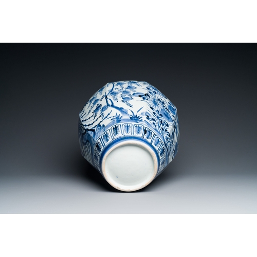 530 - A Japanese blue and white octagonal 'peacocks' vase, Arita, Edo, late 17th C.Description:H.: 43 cmCo... 