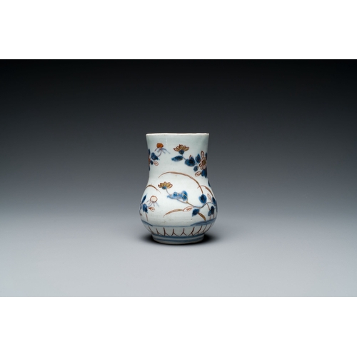 536 - A varied collection of Japanese Imari and Arita porcelain, Edo/Meiji, 18/19th C.Description:H.: 27 c... 