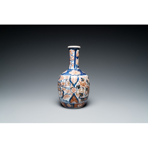 536 - A varied collection of Japanese Imari and Arita porcelain, Edo/Meiji, 18/19th C.Description:H.: 27 c... 