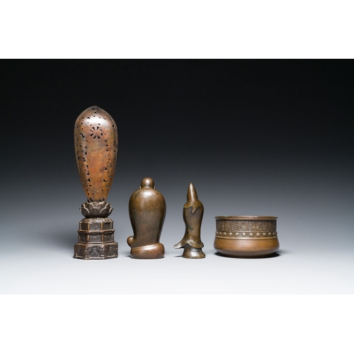 544 - Three Japanese bronze sculptures of Buddha and of Guanyin and a censer, Edo/Meiji, 18/19th C.Descrip... 