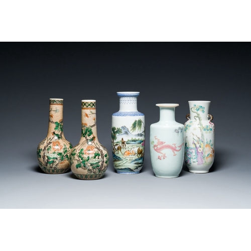 577 - Five Chinese famille rose and verte vases, 19/20th C.Description:H.: 28,5 cm (the tallest vase)Condi... 