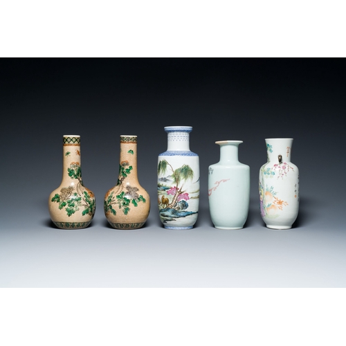 577 - Five Chinese famille rose and verte vases, 19/20th C.Description:H.: 28,5 cm (the tallest vase)Condi... 