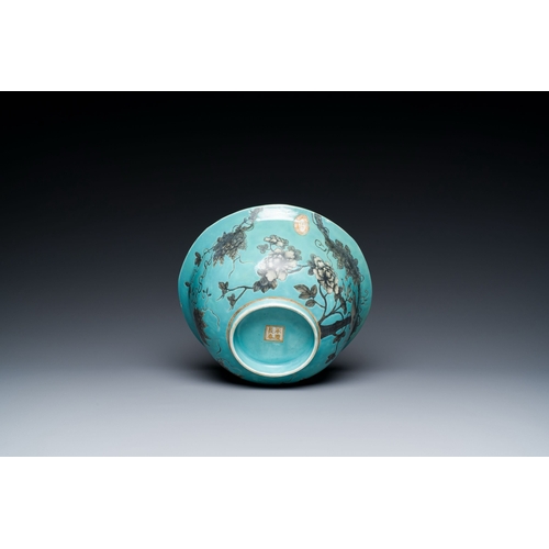 590 - A large Chinese turquoise-ground grisaille-decorated Dayazhai bowl, Yong Qing Chang Chun æ°¸æ¶é·æ... 