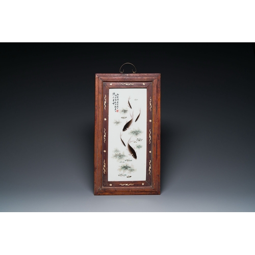 596 - A Chinese qianjiang cai 'fish' plaque, signed Deng Bishan é§ç¢§ç, dated 1928Description:Dim.: 57 ... 