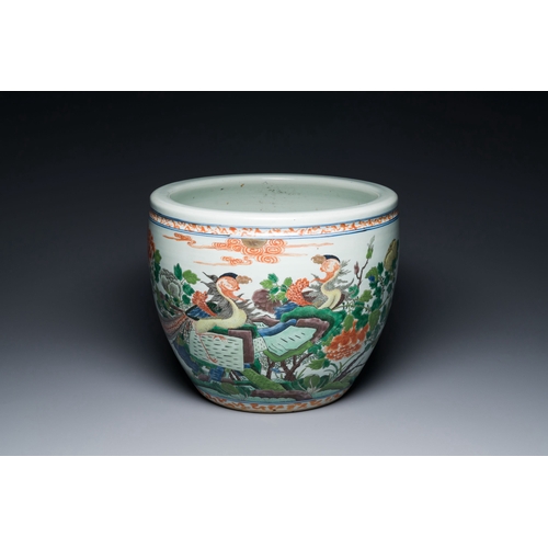 599 - A Chinese famille verte 'phoenixes' fish bowl, 19/20th C.Description:Dia.: 36,5 cm - H.: 31 cmCondit... 