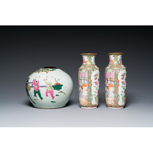 600 - Six Chinese blue, white, famille rose and famille verte vases, 19/20th C.Description:H.: 43,5 cm (th... 