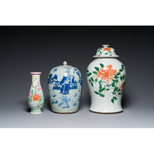 600 - Six Chinese blue, white, famille rose and famille verte vases, 19/20th C.Description:H.: 43,5 cm (th... 