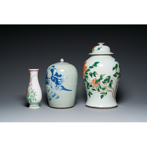 600 - Six Chinese blue, white, famille rose and famille verte vases, 19/20th C.Description:H.: 43,5 cm (th... 