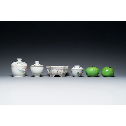 609 - Four Chinese qianjiang cai and famille rose bowls and a pair of apples, 19/20th C.Description:Dim.: ... 