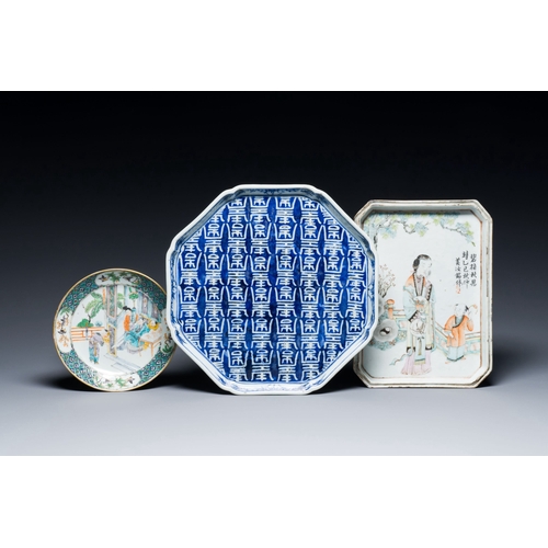 643 - A Chinese blue and white 'Shou' tray, a qianjiang cai tray and a famille verte plate, 19/20th C.Desc... 