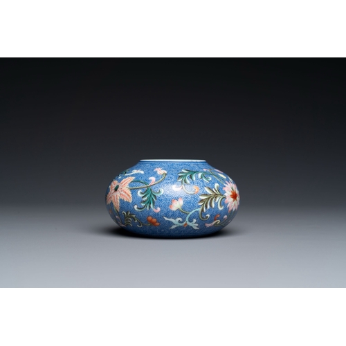 668 - A Chinese blue-sgraffito-ground famille rose water pot, Qianlong mark, RepublicDescription:Dia.: 9,5... 