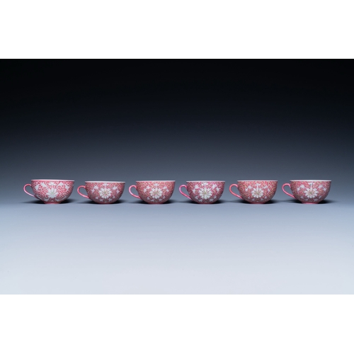 671 - A Chinese 15-piece tea service with lotus scrolls on a purple ground, Guangxu mark, 20th C.Descripti... 