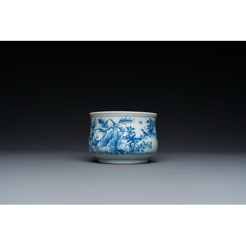 697 - A Chinese blue and white censer with birds among blossoming branches, 19th C.Description:Dia.: 9,5 c... 