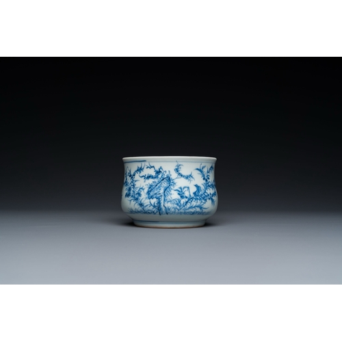 697 - A Chinese blue and white censer with birds among blossoming branches, 19th C.Description:Dia.: 9,5 c... 