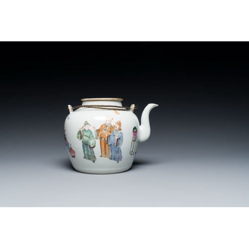 706 - A Chinese famille rose teapot with 'Guo Ziyi é­å­åç¥å£½' decoration, 19th C.Description:L.: 17 ... 