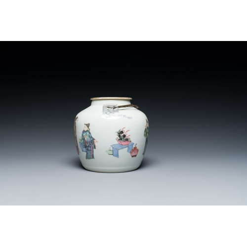 706 - A Chinese famille rose teapot with 'Guo Ziyi é­å­åç¥å£½' decoration, 19th C.Description:L.: 17 ... 