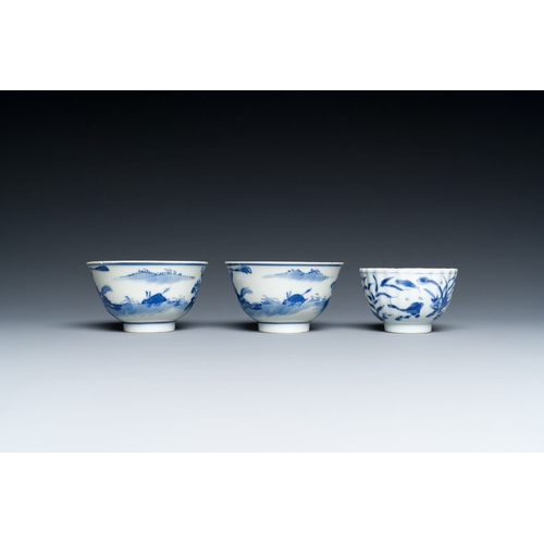 713 - Eleven Chinese blue and white porcelain wares, Ming to 19th C.Description:Dia.: 27,5 cm (the largest... 