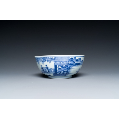 713 - Eleven Chinese blue and white porcelain wares, Ming to 19th C.Description:Dia.: 27,5 cm (the largest... 