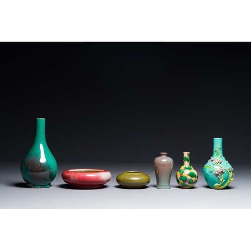 126 - A group of six pieces of Chinese monochrome wares, 19th C.H.: 17,7 cm (the tallest vase)H.: 9,1 cm (... 