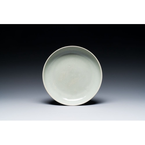 144 - A rare Chinese ru-type plate, MingDia.: 21,5 cm - H.: 4,5 cm
 Ref.: Christie's, New York, Mar. 21, 2... 
