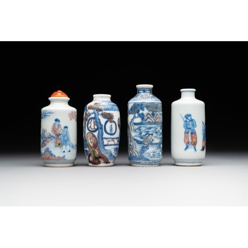 11 - Four Chinese blue, white and copper-red snuff bottles, Yongzheng and Daoguang mark, 19th C.H.: 8,1 c... 