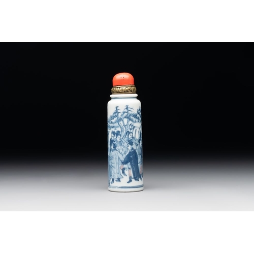 34 - A fine and large Chinese blue, white and copper-red 'Shen Zhou Lei ' snuff bottle, 19th C.H.: 12 cm ... 