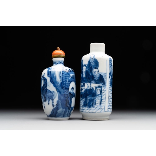 40 - Two Chinese blue and white snuff bottles, Yongzheng mark, 18/19th C.H.: 8 cm (the tallest)The absenc... 