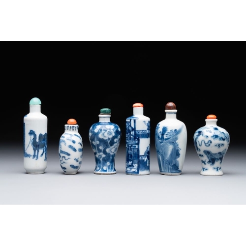 44 - Six Chinese blue and white snuff bottles, 19th C.H.: 9 cm (the tallest incl. stopper)The absence of ... 