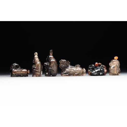 52 - Six Chinese smoky quartz animal-form snuff bottles, 19th/20th C.H.: 7,8 cm (the tallest incl. stoppe... 