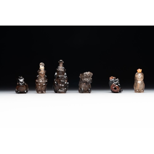 52 - Six Chinese smoky quartz animal-form snuff bottles, 19th/20th C.H.: 7,8 cm (the tallest incl. stoppe... 