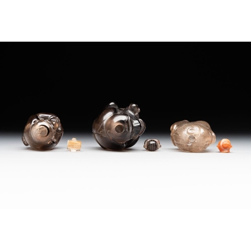 52 - Six Chinese smoky quartz animal-form snuff bottles, 19th/20th C.H.: 7,8 cm (the tallest incl. stoppe... 