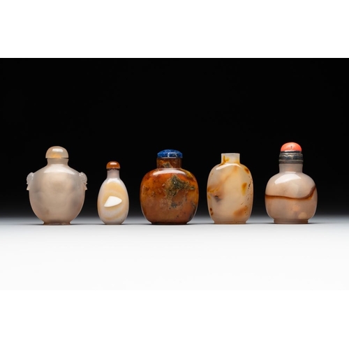 53 - Five Chinese agate snuff bottles, 19/20th C.H.: 7,4 cm (the tallest incl. stopper)The absence of a c... 