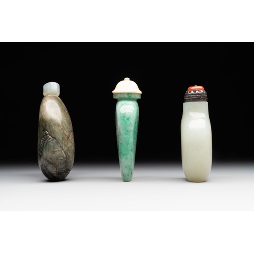 68 - Three Chinese jade snuff bottles, 19/20th C.H.: 7,2 cm (the tallest incl. stopper)The absence of a c... 