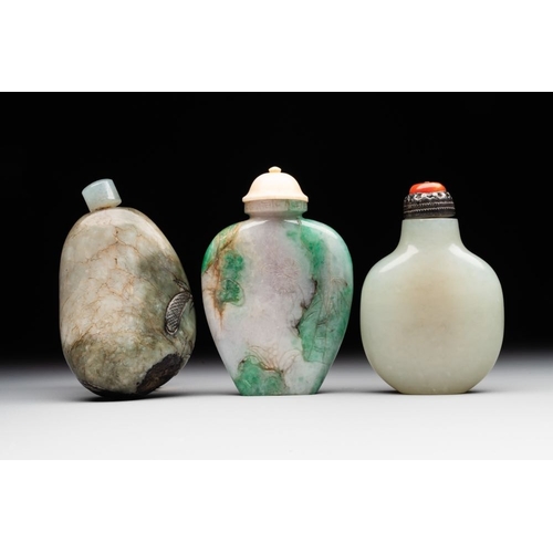 68 - Three Chinese jade snuff bottles, 19/20th C.H.: 7,2 cm (the tallest incl. stopper)The absence of a c... 