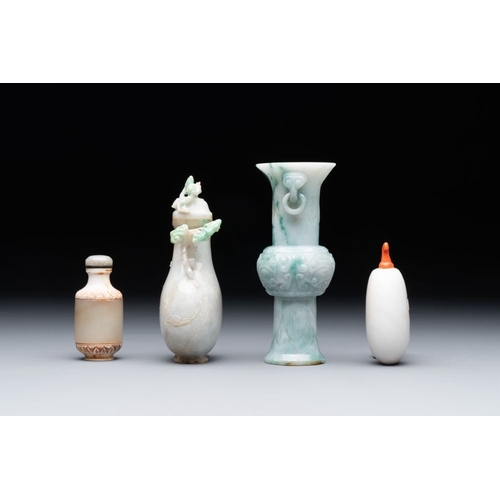 77 - Two small Chinese jade vases and two snuff bottles, 19th C.H.: 11,5 cm (the tallest vase)H.: 7 cm (t... 