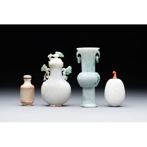 77 - Two small Chinese jade vases and two snuff bottles, 19th C.H.: 11,5 cm (the tallest vase)H.: 7 cm (t... 