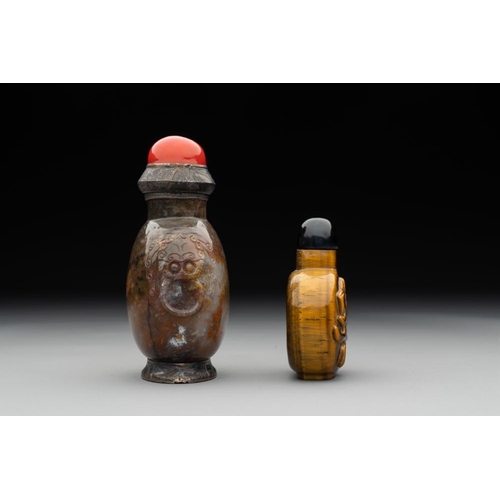 78 - Six Chinese snuff bottles in various carved gemstones, 19/20th C.H.: 10,4 cm (the tallest incl. stop... 