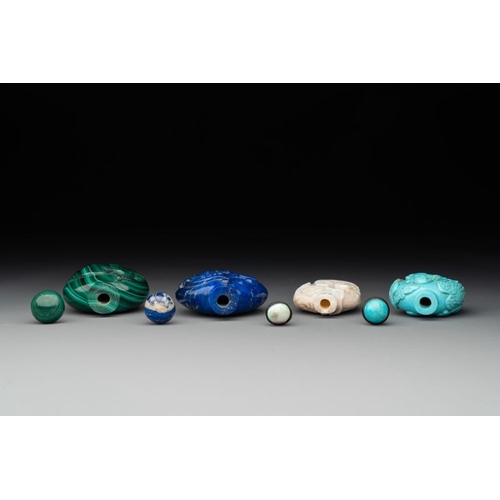 78 - Six Chinese snuff bottles in various carved gemstones, 19/20th C.H.: 10,4 cm (the tallest incl. stop... 