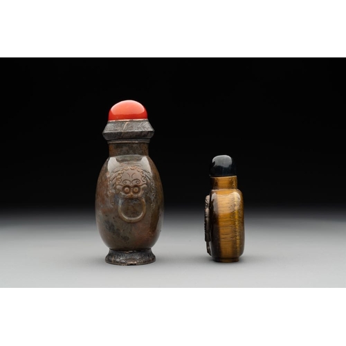 78 - Six Chinese snuff bottles in various carved gemstones, 19/20th C.H.: 10,4 cm (the tallest incl. stop... 