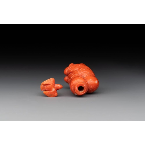 122 - A Chinese carved red coral 'boy and vase' snuff bottle and stopper, 19th C.H.: 5 cm (incl. stopper)T... 